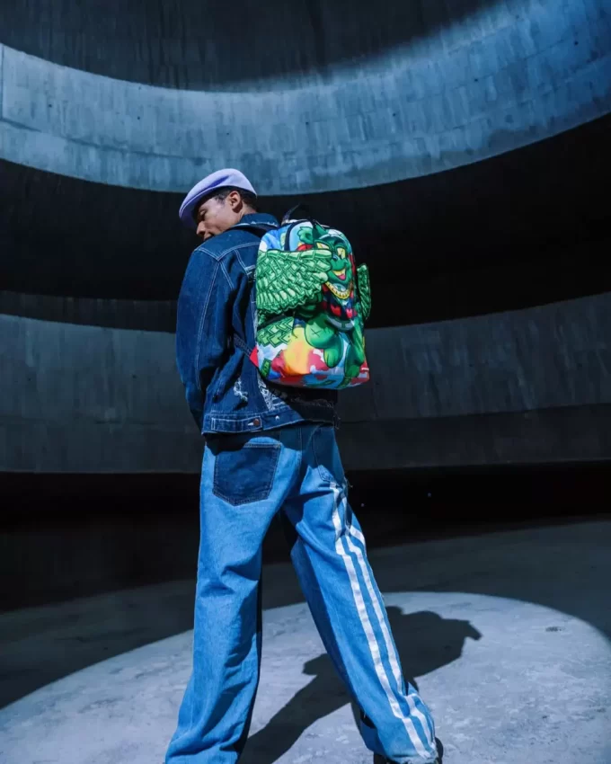 MONEY BEAR STIAMO PER TOGLIERE LO ZAINO MONEY BEAR STIAMO PER TOGLIERE LO ZAINO