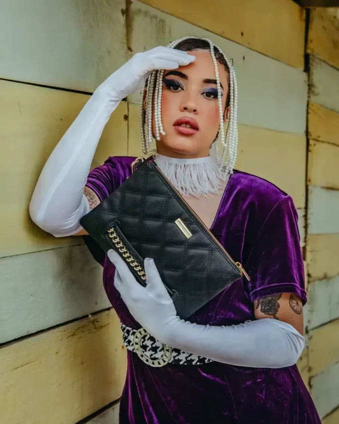 POCHETTE TRACOLLA CON CATENA DORATA SHARK NOIR QUILT POCHETTE TRACOLLA CON CATENA DORATA SHARK NOIR QUILT