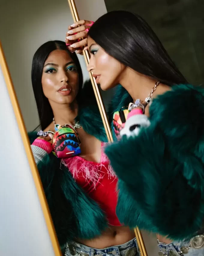 PORTACHIAVI CON ZAINO VIVIDO LIVIDO E SPLIVIDO