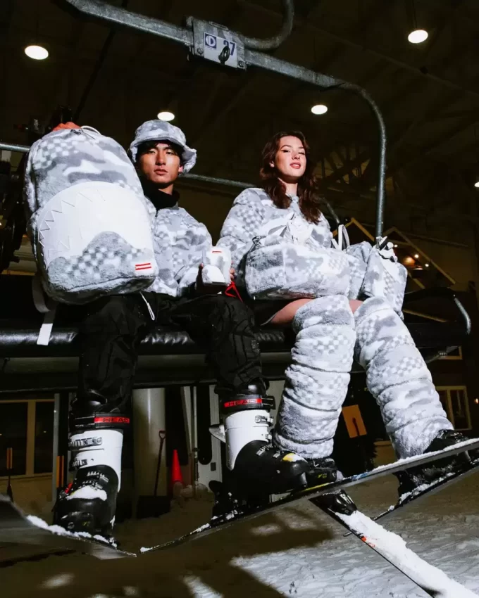 PORTAFOGLIO ALPI SVIZZERE IN PELUCHE 3AM