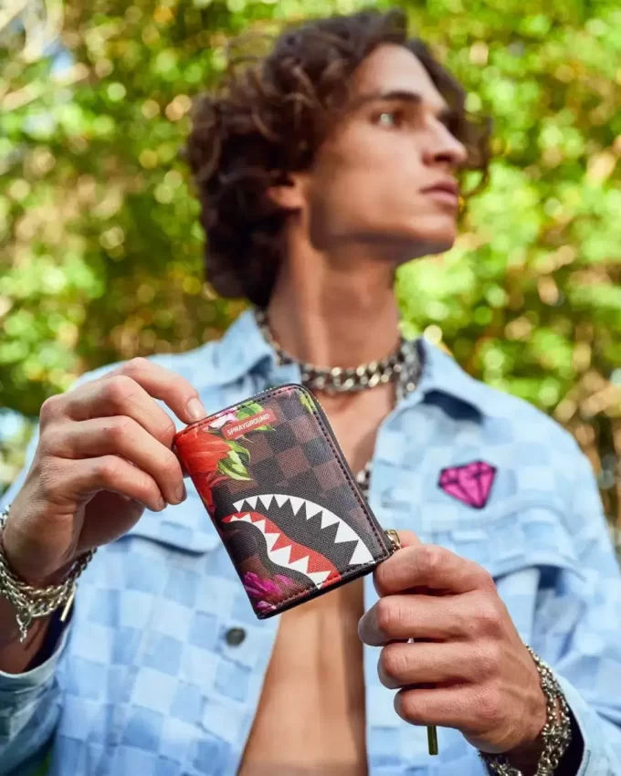 PORTAFOGLIO GARDEN OF SHARKS