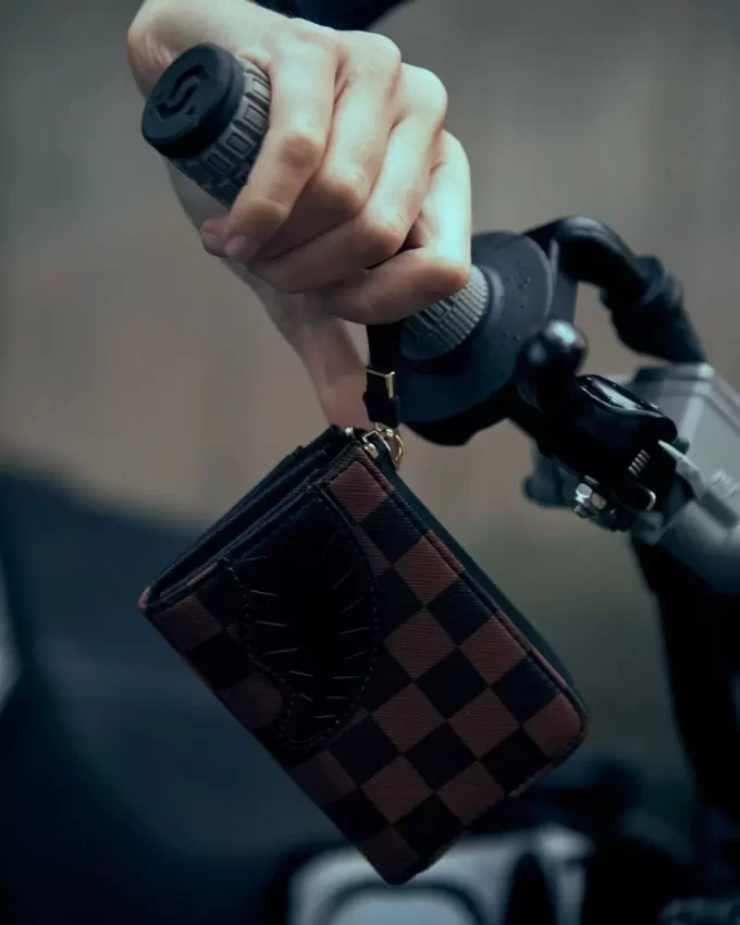 PORTAFOGLIO HENNY LOCK SHARKS IN PARIS