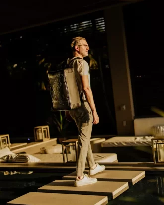 REALITY CHEK IL VALIGIA DA BAGAGLIO A MANO VINTAGE SI TRASFORMA IN ZAINO