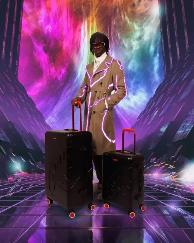 BAGAGLIO A MANO DA 22″ MODELLATO SHARKITECTURE