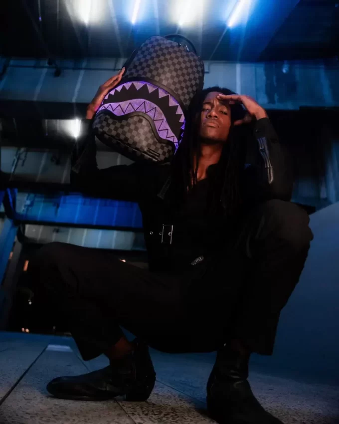 SHARK OPTICS – LO ZAINO LIGHT SHOW