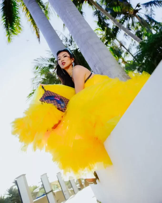 SHARKS A PARIGI PRONTO AL DECOLLO CON POCHETTE CROSSOVER CON CINGHIA