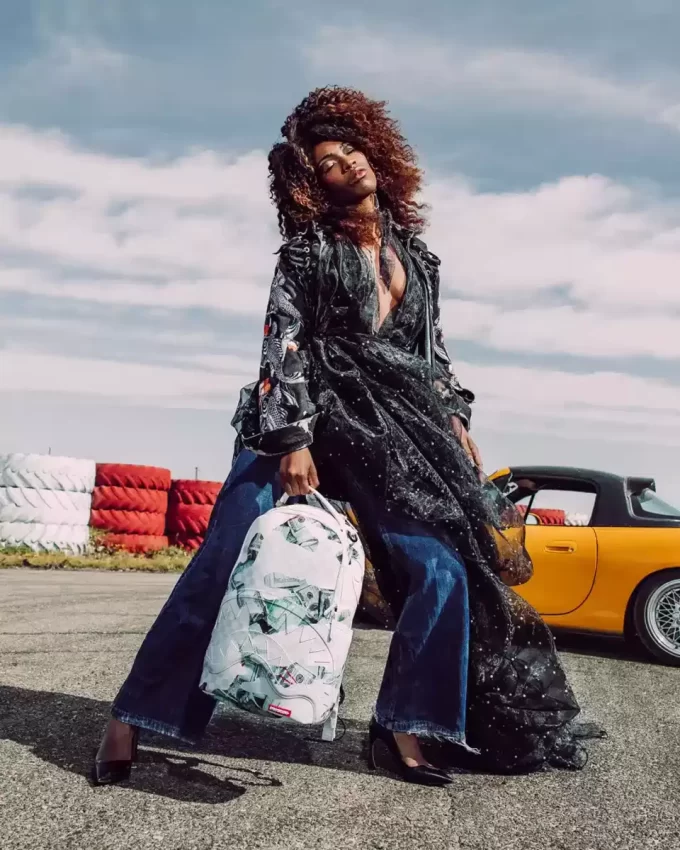 SOLDI ALLE 3 DEL MATTINO IN UNO ZAINO CASUALE (DLXV) SOLDI ALLE 3 DEL MATTINO IN UNO ZAINO CASUALE (DLXV)