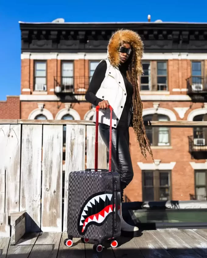 SPRAYGATTI REVV SHARKNAUTICS BAGAGLIO A MANO RIGIDO SPRAYGATTI REVV SHARKNAUTICS BAGAGLIO A MANO RIGIDO