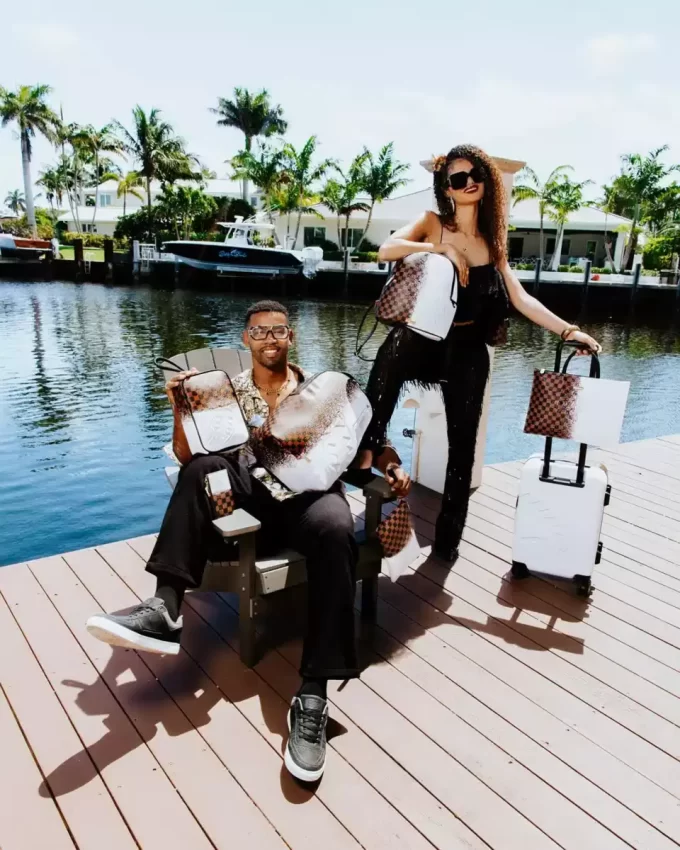 SPRAYSHARKS WORLDWIDE CROSSOVER CLUTCH CON TRACOLLA