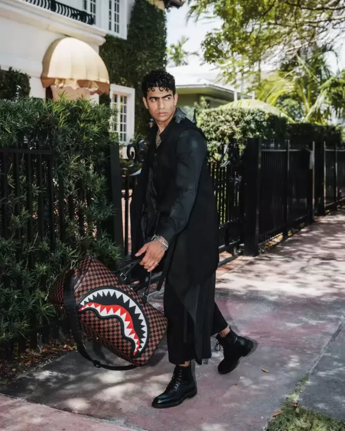 SQUALI DENTI DI SEGA IN BORSA PARIGINA