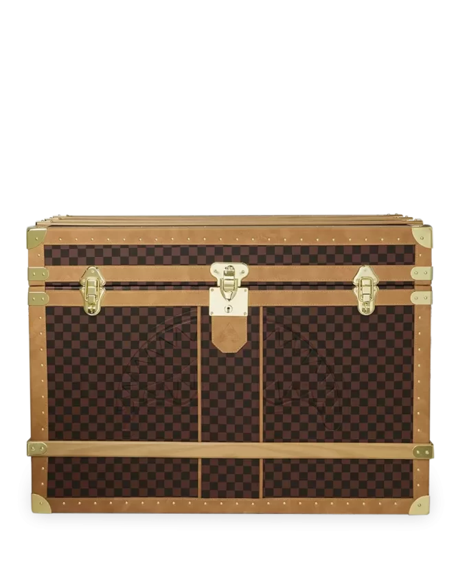 SQUALI DI HENNYVILLE NEL BAULE DI PARIGI