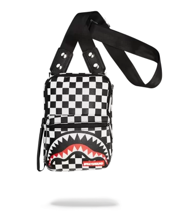 SQUALI RIFLETTENTI NELLA FIONDA DI PARIGI