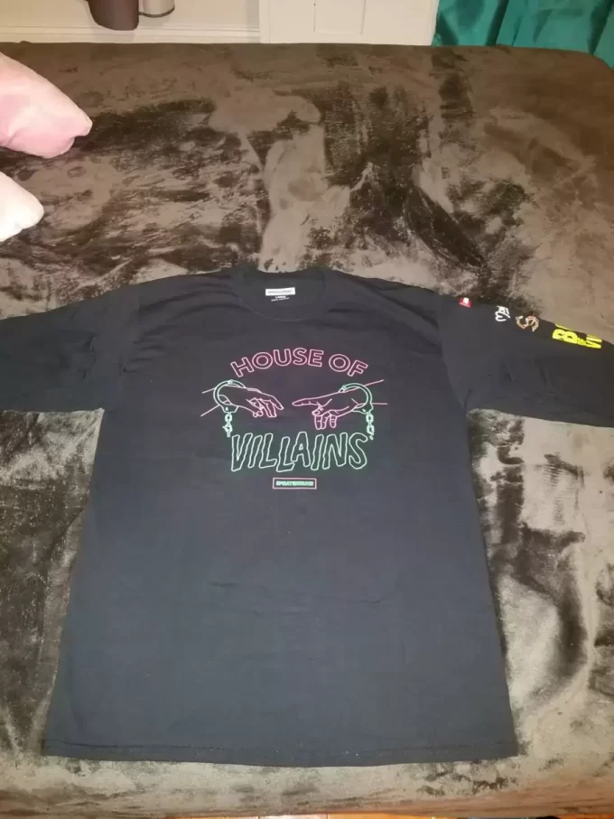 T-shirt a manica lunga con scritta “Villains” in collaborazione con Sandflower