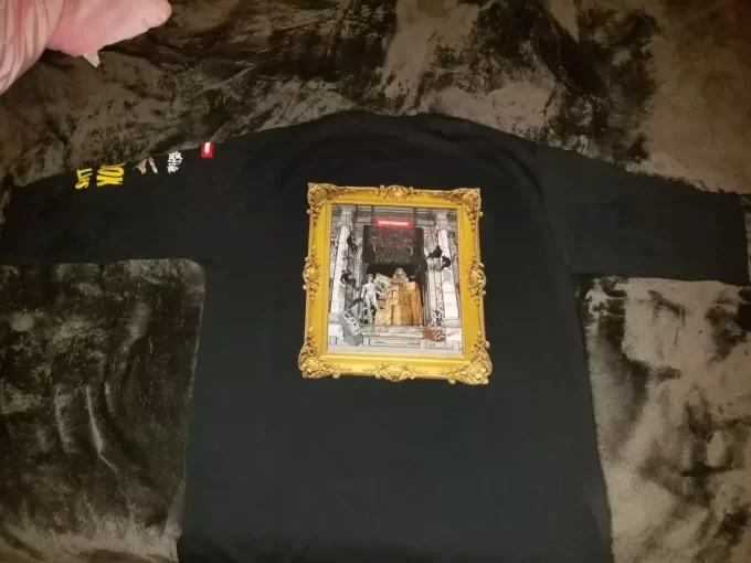 T-shirt a manica lunga con scritta “Villains” in collaborazione con Sandflower