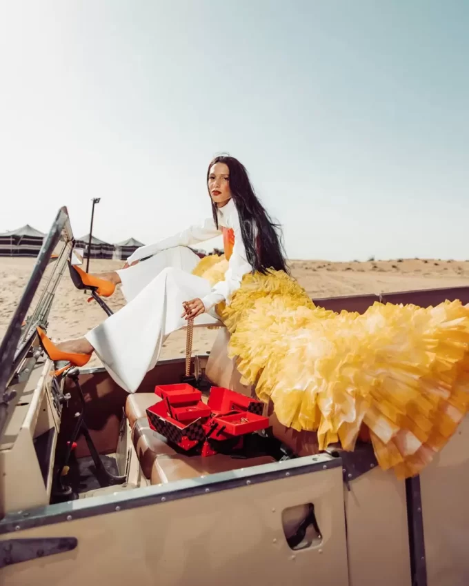 TUTTO O NIENTE SQUALI NEL PORTAGIOIE DI PARIGI