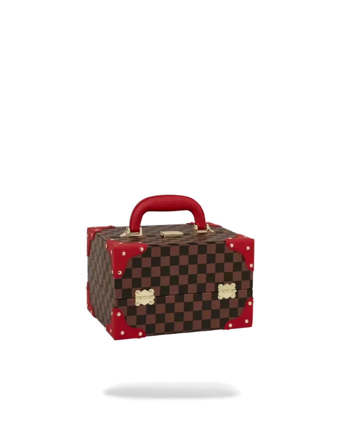 TUTTO O NIENTE SQUALI NEL PORTAGIOIE DI PARIGI