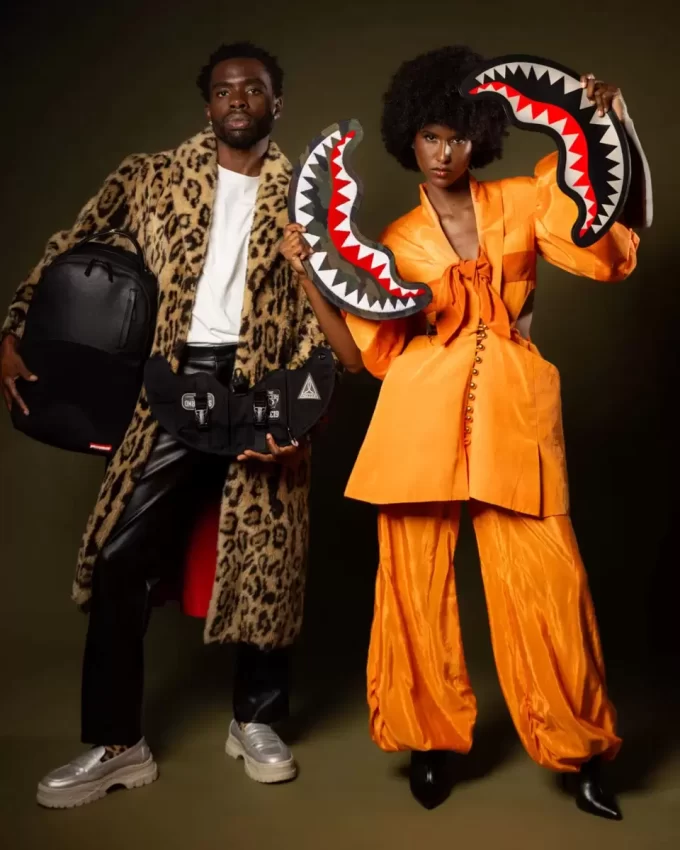 VELCRO SHARK – ZAINO CON 3 SQUALI INTERCAMBIABILI (DLXV)