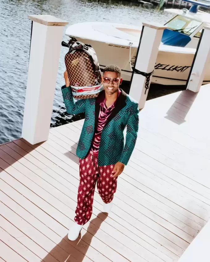 ZAINO 305 SPEEDBOAT GETAWAY