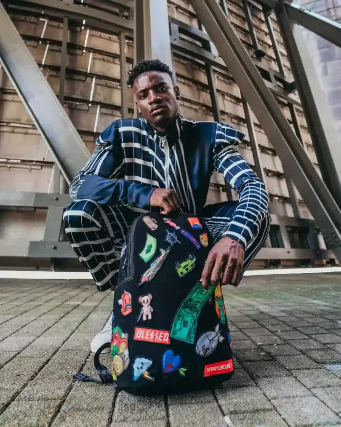 ZAINO CON 32 PATCH RIMOVIBILI IN VELCRO