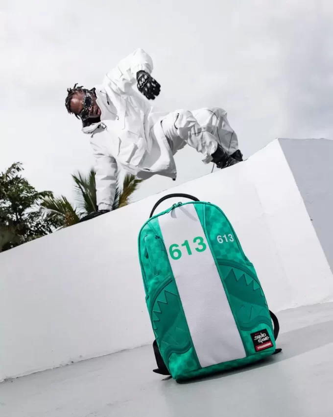 ZAINO CON TUTA COLLAB SQUID GAME