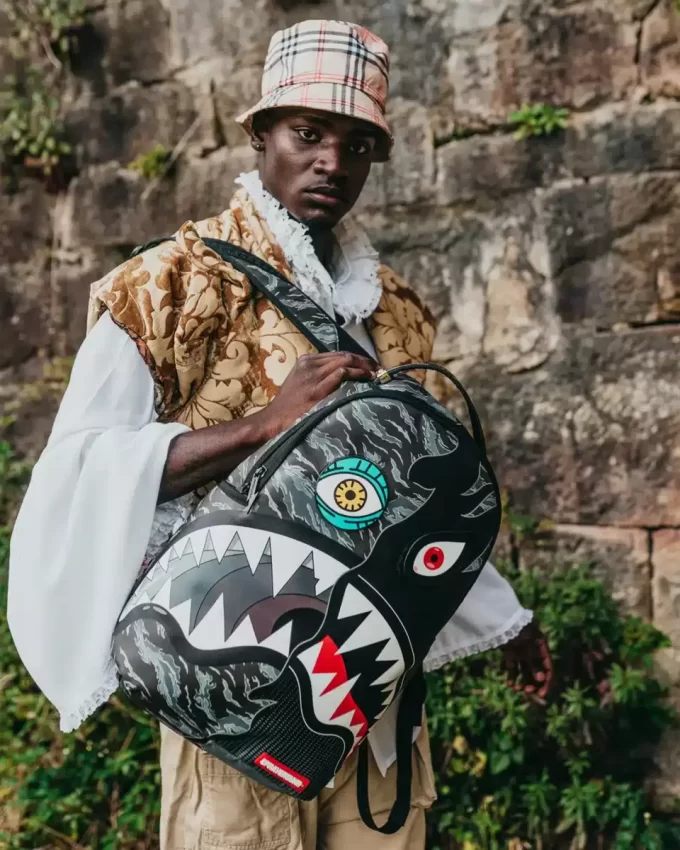 ZAINO DAZED AND SHARK (DLXV)