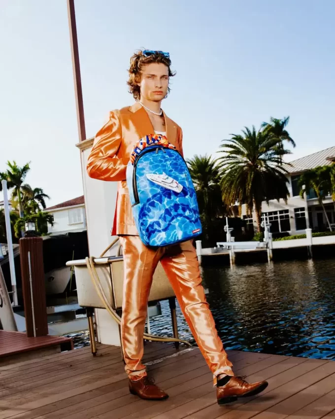 ZAINO DEEPSEA ESCAPE CON SCIARPA RIMOVIBILE ZAINO DEEPSEA ESCAPE CON SCIARPA RIMOVIBILE