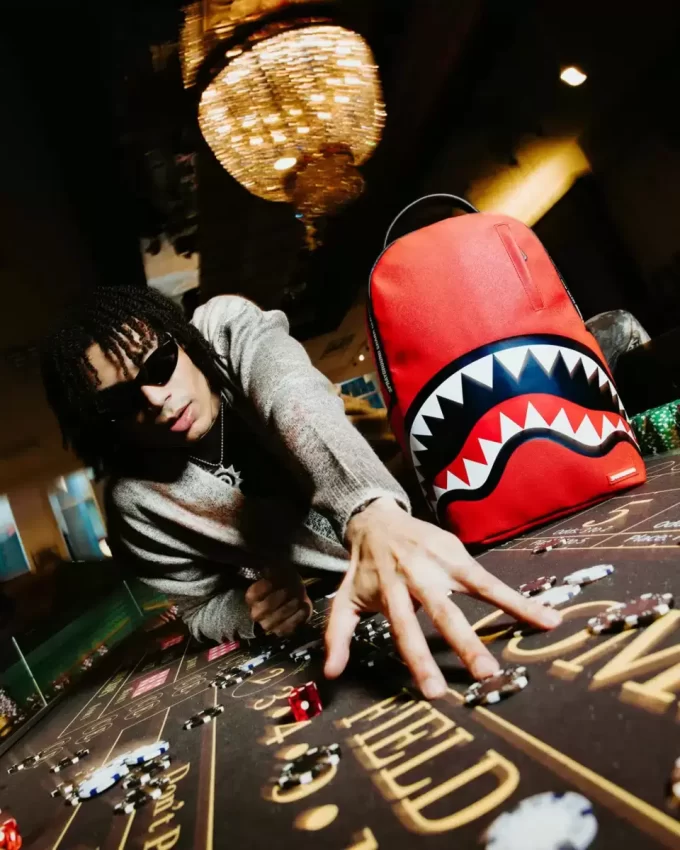 ZAINO DLXSV CON PROVERBIO CENTRALE DELLO SQUALO