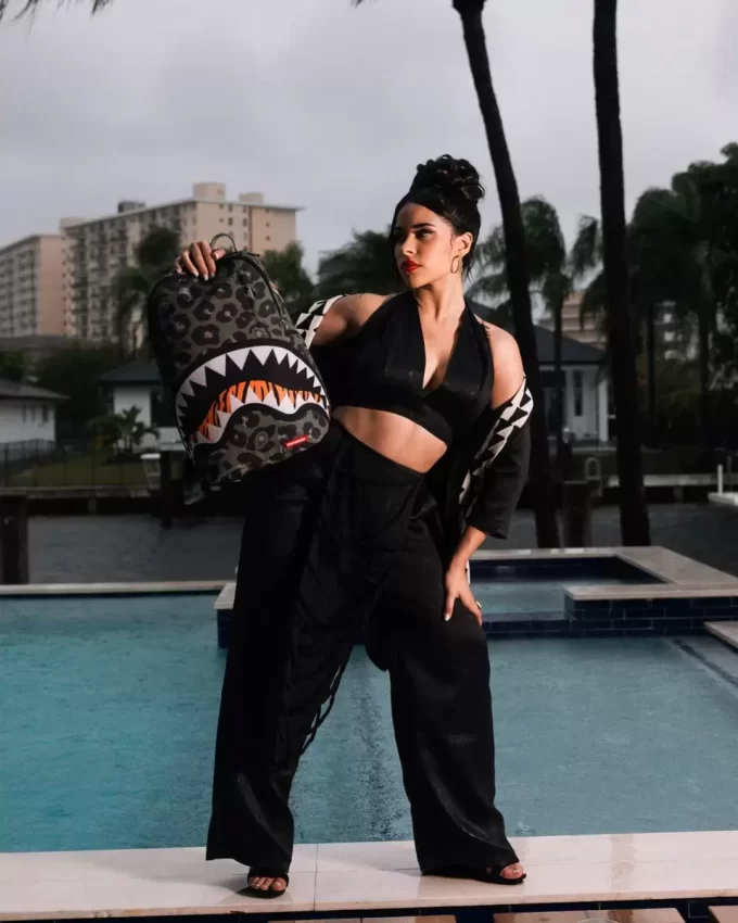 ZAINO FEASTIN BEASTIN DLXSR