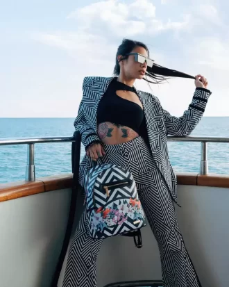 ZAINO GLASS HOUSE SAVAGE