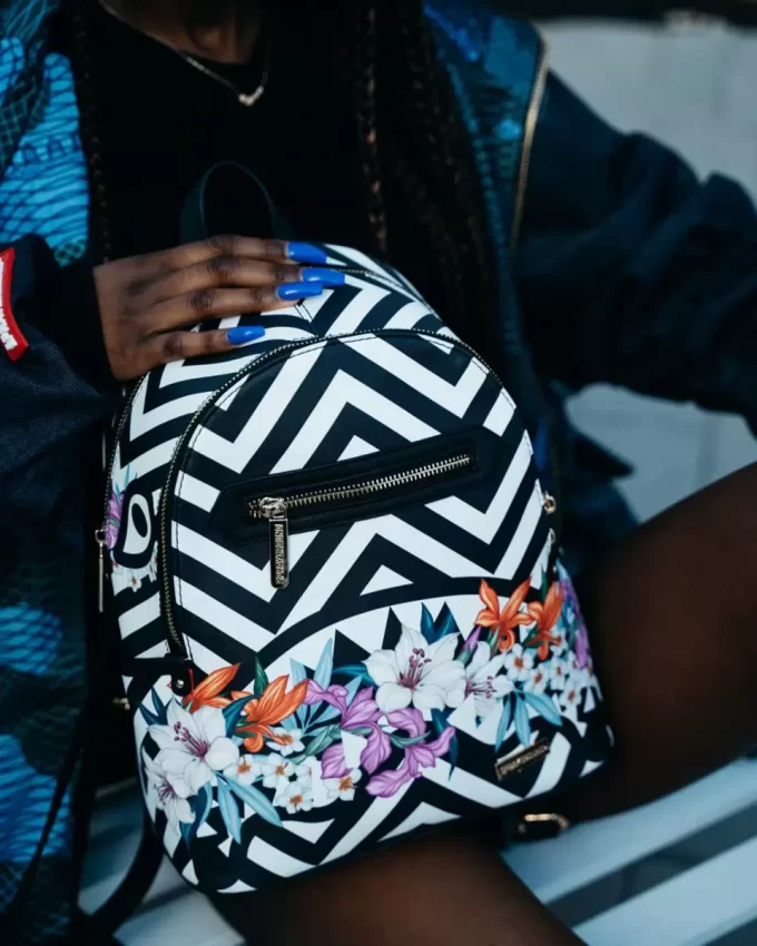 ZAINO GLASS HOUSE SAVAGE