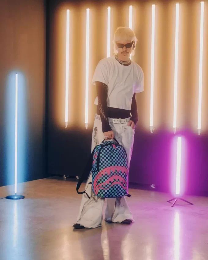 ZAINO LUMINOUS HYPOTHESIS DLXSV