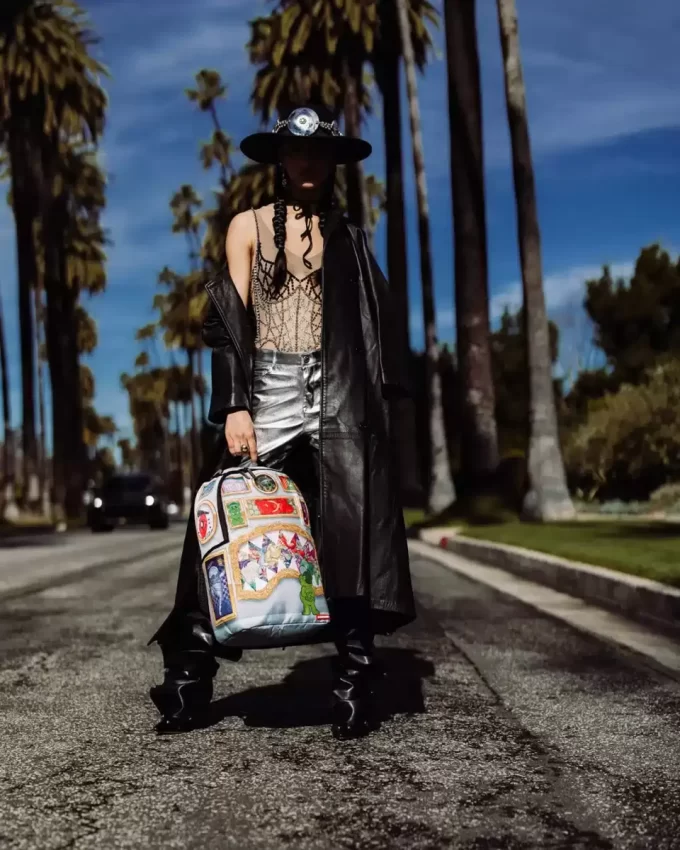 ZAINO MONEYBEAR PER CRITICA D’ARTE ZAINO MONEYBEAR PER CRITICA D’ARTE