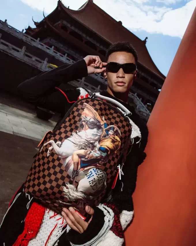 ZAINO NAPOLEANO SQUALI A PARIGI