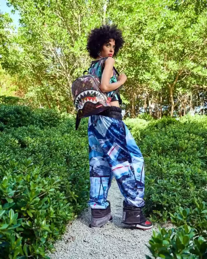 ZAINO SAVAGE GARDEN OF SHARKS