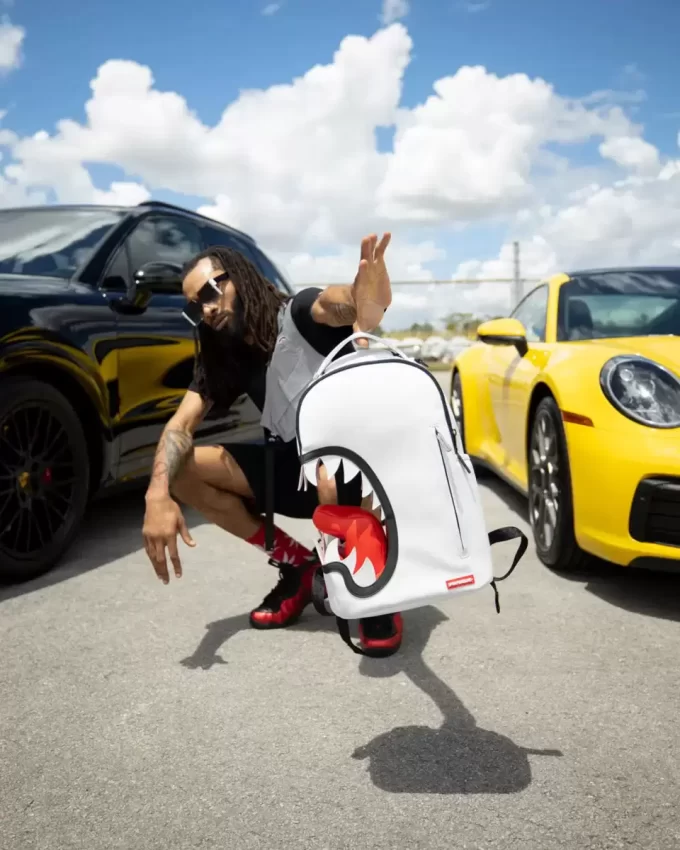 ZAINO SCREAM SHARK ART PIECE (DLXV) ZAINO SCREAM SHARK ART PIECE (DLXV)