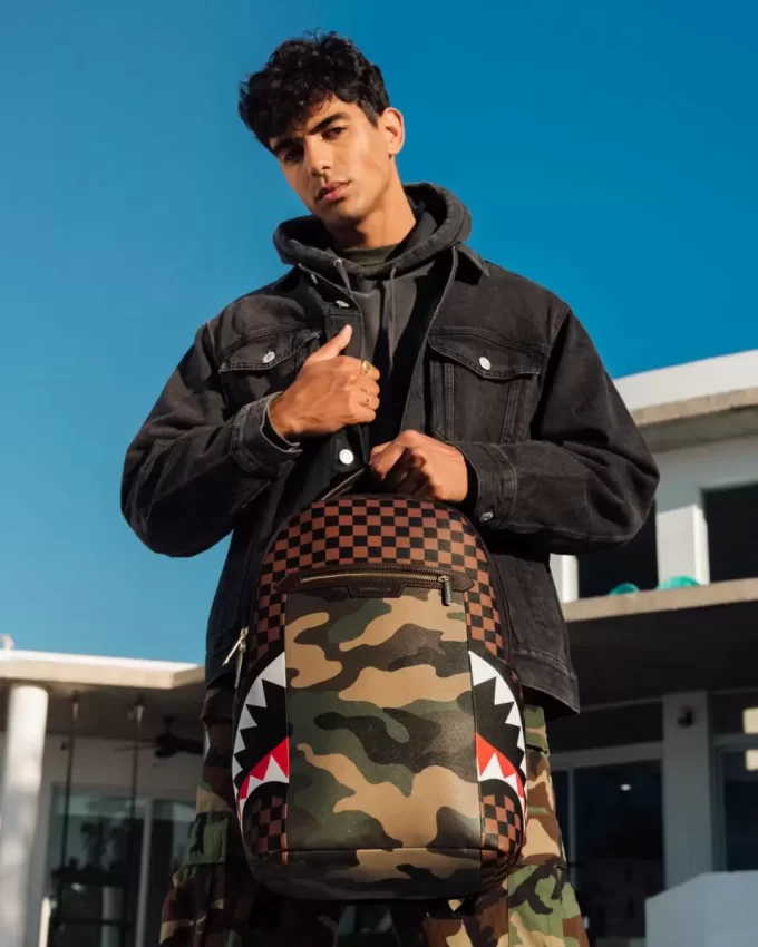 ZAINO SHARKS IN PARIS CON TASCA ESTERNA CON ZIP ORO (DLXV)