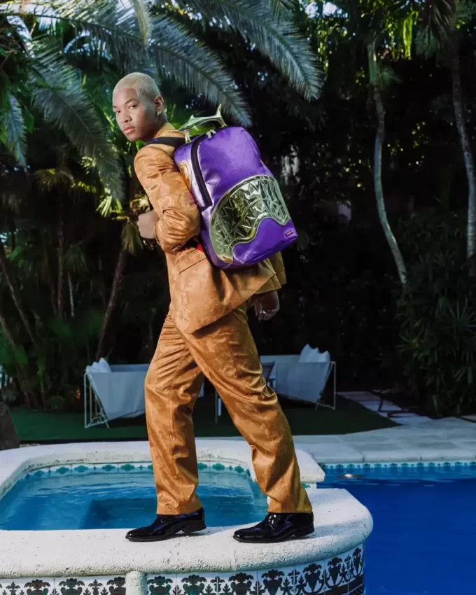 ZAINO SHARKS OF THE GOLD OCEAN