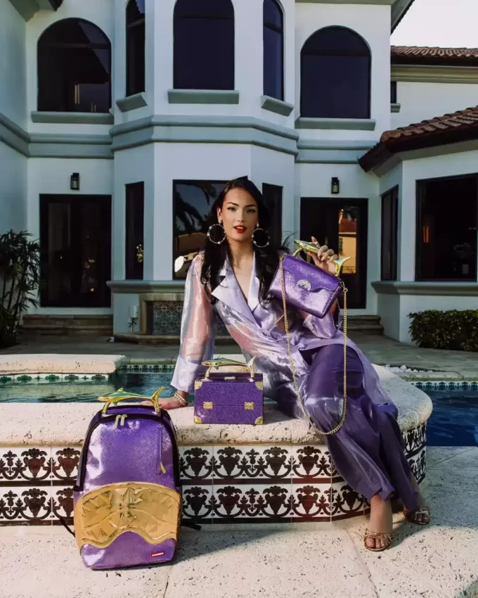 ZAINO SHARKS OF THE GOLD OCEAN