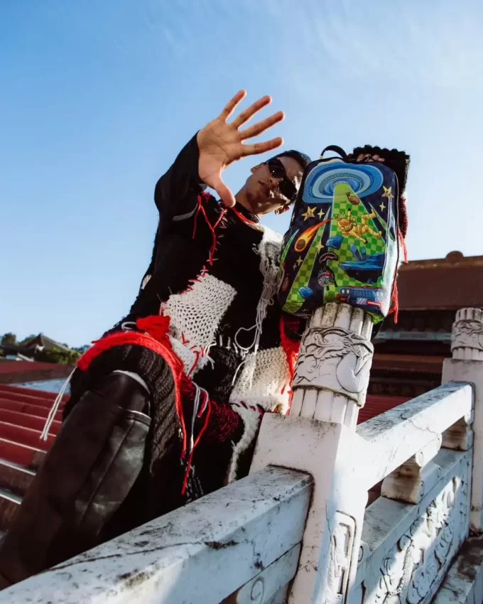 ZAINO SPAZIALE DEFORMATO ZAINO SPAZIALE DEFORMATO