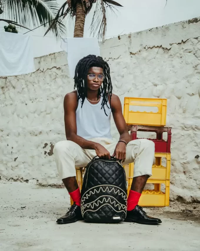 ZAINO SQUALO CON CATENA ORO QUILT NOIR (DLXV)