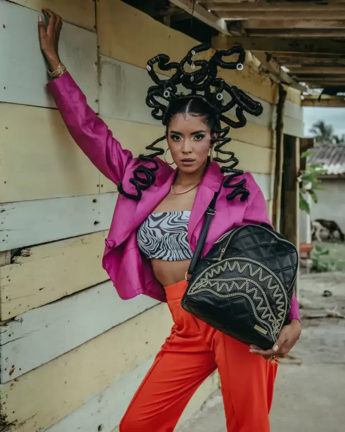 ZAINO SQUALO SAVAGE CON CATENA ORO E TRAPUNTA NOIR