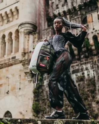 ZAINO STRANO DIVISO (DLXV)